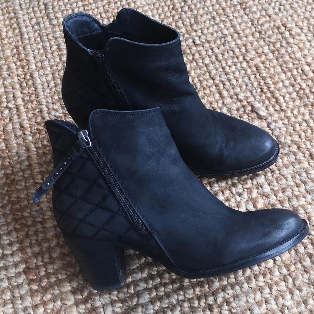 Sam Edelman Black Women's Quilted Ankle Booties - Classic Side-Zip